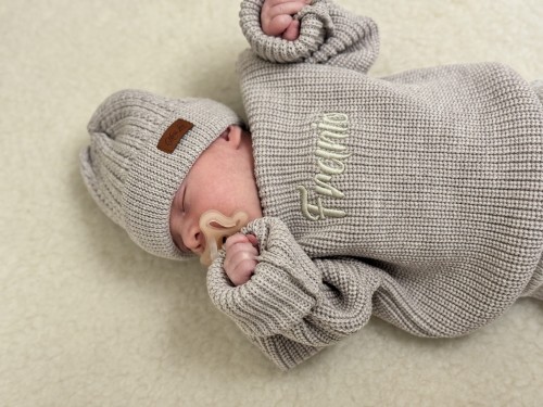 sweterek z merino personalizacja