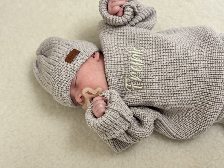 sweterek z merino personalizacja