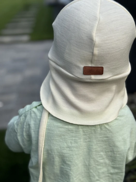 czapka-z-daszkiem-dla-dzieci-merino-tyl-naszywka