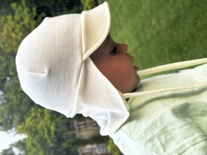 czapka-z-daszkiem-dla-dzieci-merino-bok-oslona-karku