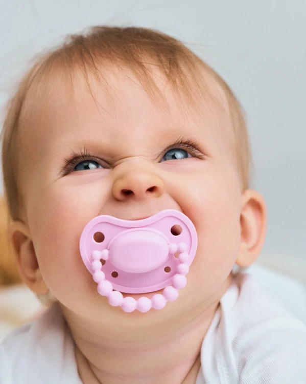 luu-kids-pink-a-boo-dziecko_2048x2048.jpg.webp